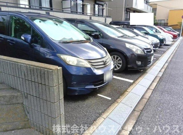 リビングタウン堀之内　Ｂの駐車場