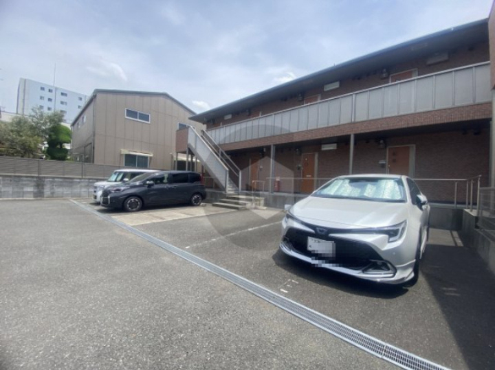 リバーサイド・ルーチェの駐車場