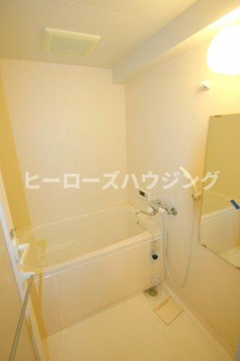 【浴室】 | 豊中パーク・レジデンス | ※同タイプの写真となり、実際のお部屋とは異なる場合があります