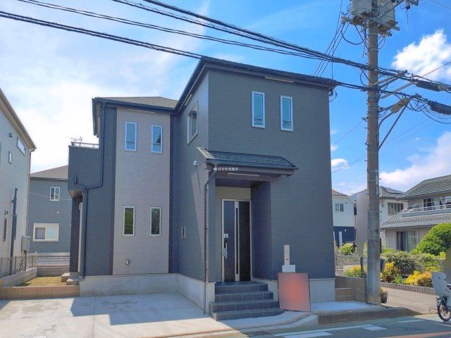 ふじみ野市亀久保３丁目の新築一戸建の外観|2026年5月撮影　
周辺に商業施設が充実し、生活利便性の高い立地の新築一戸建て全4棟！
心地よい温度環境で快適な生活を送れるZEH水準適合住宅。
資料請求やご見学などお気軽にお問い合わせください。