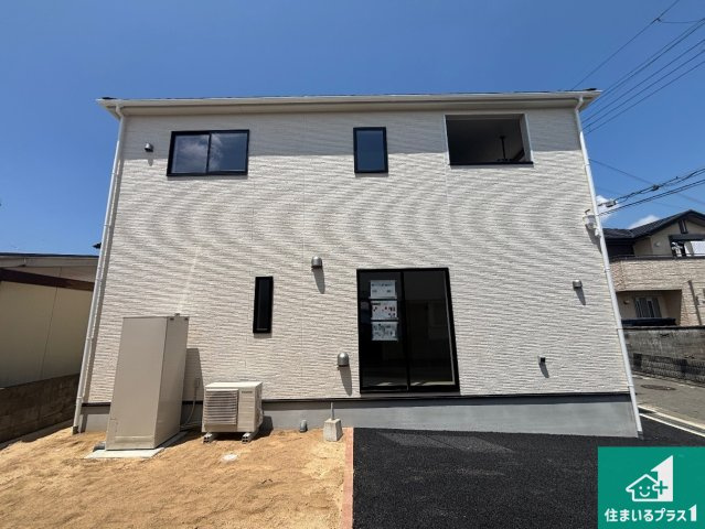 岩出市中迫　第6期　新築一戸建ての外観|お客様に長く安心して住んでいだだける事にこだわった家づくり！住んでからのアフターサービスにもしっかりと取り組んでいます！