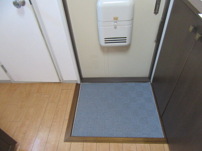 コーポ毛矢の玄関
