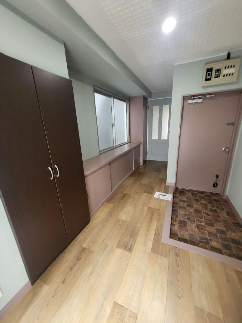 長尾ビルの玄関