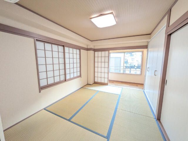 長尾ビルの和室