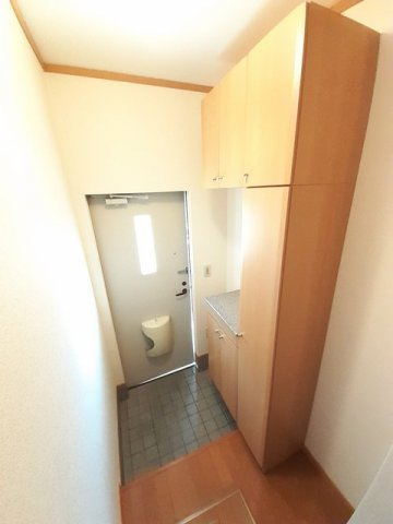 クレストールＢの玄関
