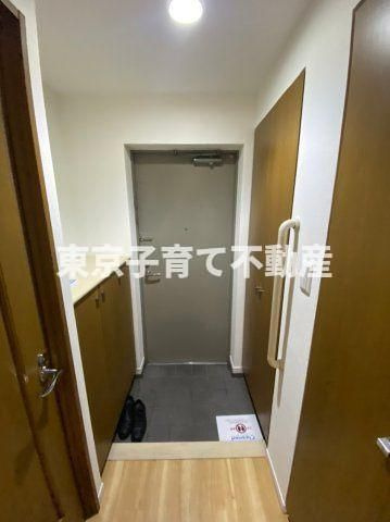 本駒込Kマンションの玄関