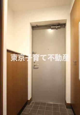 本駒込Kマンションの玄関