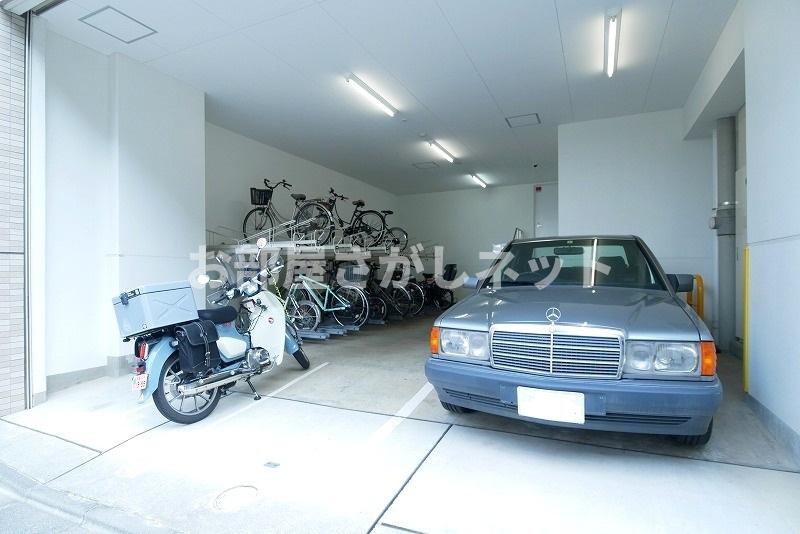 C'est joli駒込【おとり物件なし】#学生・社会人にオススメ！初期費用分割払いOK！の駐車場