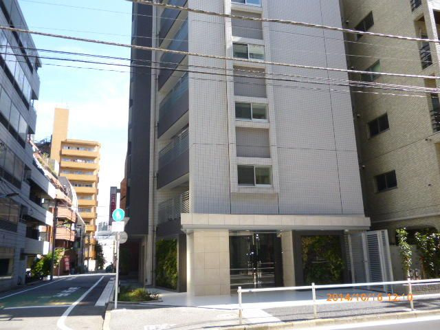 ジェノヴィア新宿御苑グリーンヴェールの外観