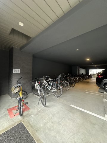 アルファシオベイス博多の駐車場