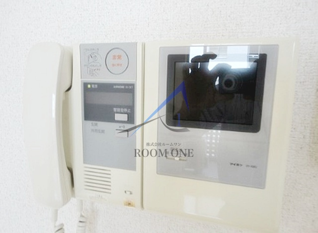 エストライフ勝どきのセキュリティ|モニター付きインターホンです。