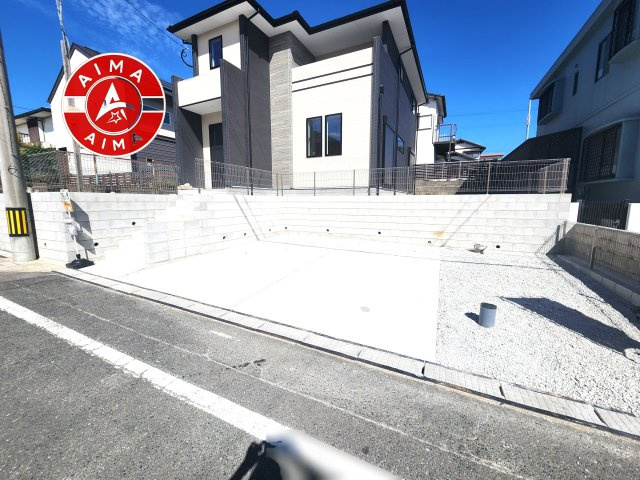 大野城市旭ケ丘2丁目第2-1棟（1号棟）の外観|広々した駐車場です。