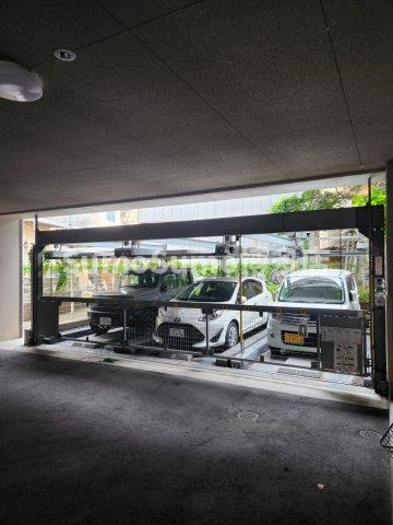 レジデンシャルヒルズ博多東の駐車場