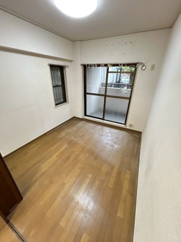 ロイヤル浜芦屋の居間・リビング
