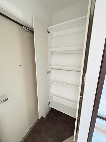 GRANDIR千船の玄関|落ち着いた玄関です