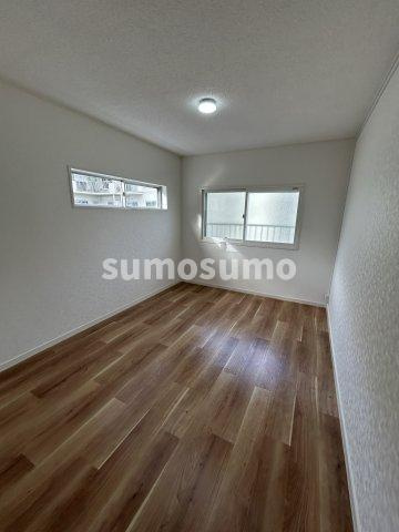 ドエル南塚口B棟の寝室|落ち着いて過ごせるお部屋なので、寝室にいかがでしょうか