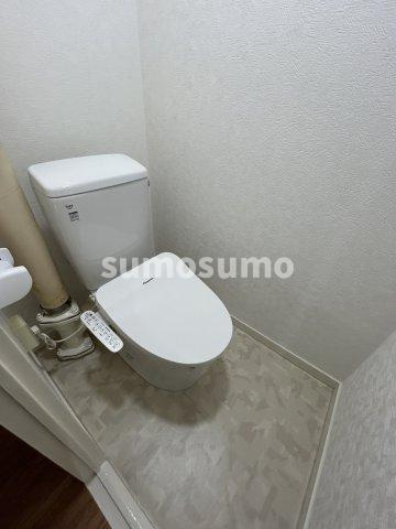 ドエル南塚口B棟のトイレ|ゆったりとした空間のトイレです