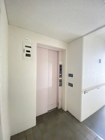 URサンラフレ鳴尾北　12号棟の外観