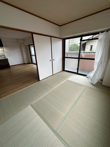 ハイネス岡本の和室