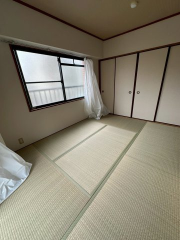 ハイネス岡本の和室