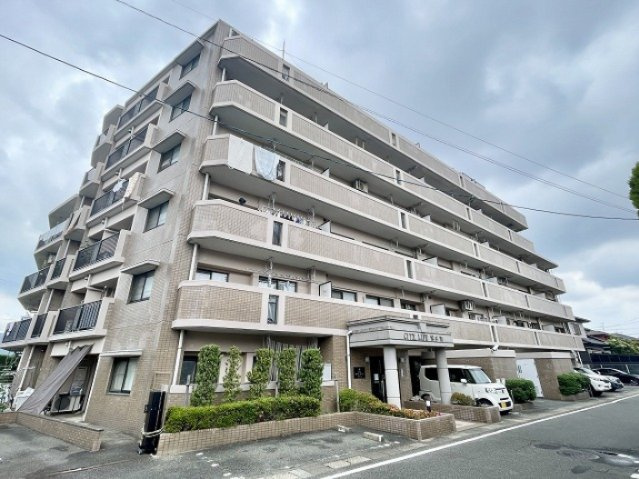 【外観】 | シティライフ博多南 | 閑静な住宅街にあるマンション。コンビニやドラッグストアも近く暮らしやすいエリアです◎