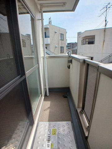 ハイビレッジ六甲のバルコニー|陽当たり良好なバルコニーです