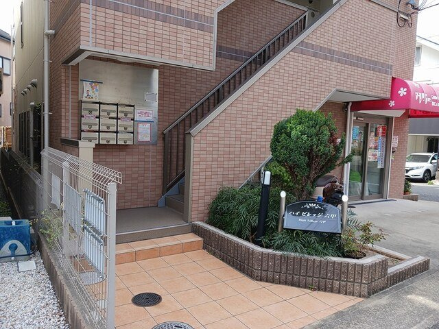 ハイビレッジ六甲のエントランス