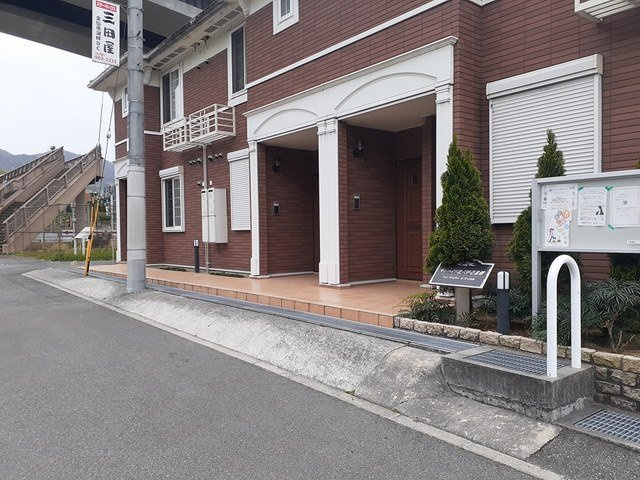 サンハイツ北六甲壱番館のエントランス