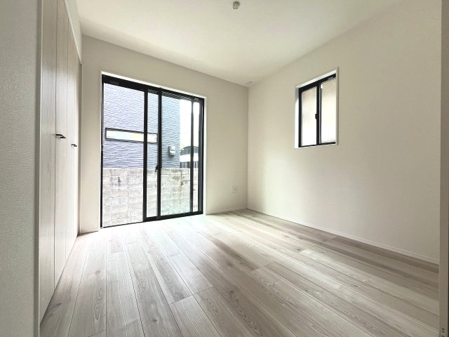 【洋室】 | 福岡市南区花畑2丁目3期　1号棟（全1棟）【仲介手数料無料・0円】 | 現地写真。1階洋室です。