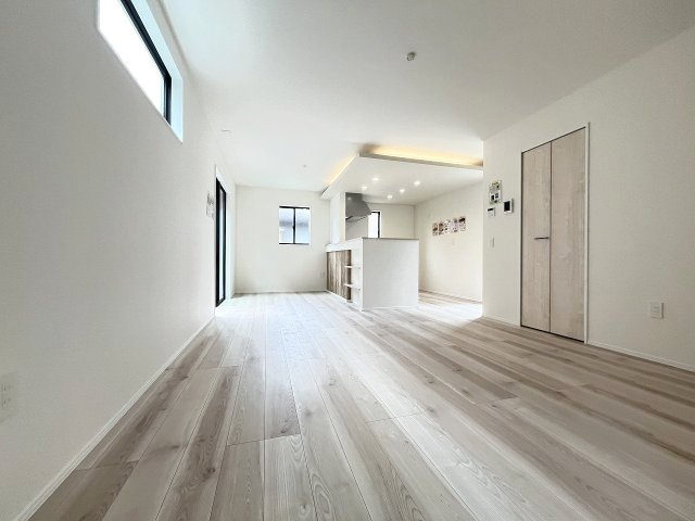 【居間・リビング】 | 福岡市南区花畑2丁目3期　1号棟（全1棟）【仲介手数料無料・0円】 | 現地写真。