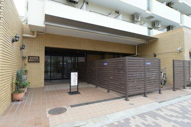 藤和新宿番衆町コープのエントランス