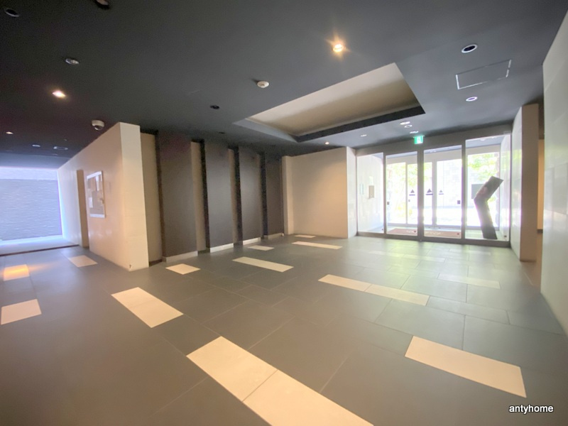 プレサンス難波セレクト　仲介手数料無料のロビー