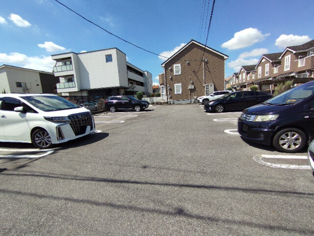 クレストールＡの駐車場
