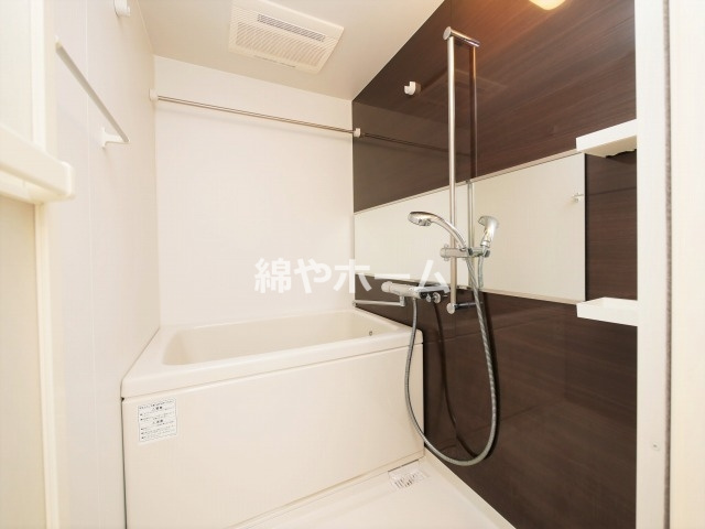 レオンコンフォート本町の浴室|ゆったり過ごせるお風呂です