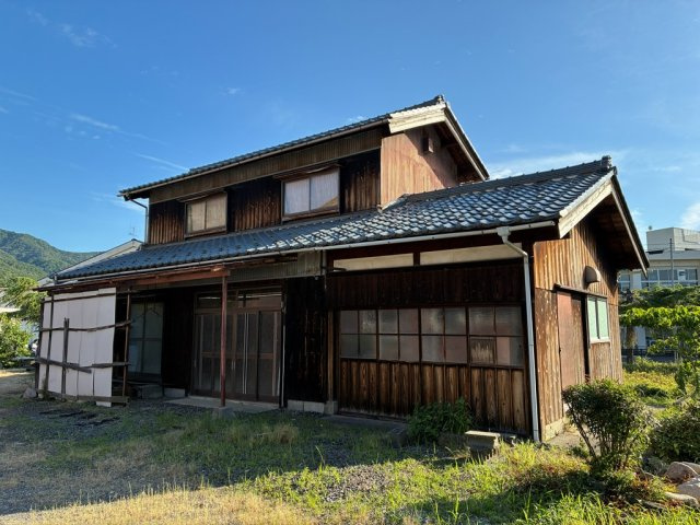 敦賀市堂中古住宅のその他|敷地内にある納屋です。