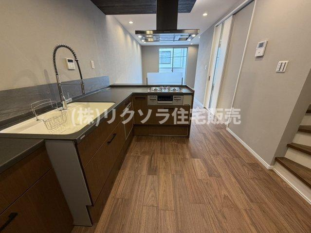 黒原橘町　中古一戸建てのキッチン|LDK15.25帖
■物件内覧・資金計画相談・住宅ローン相談、リフォーム相談、お問合せ受付中■
※当日・翌日のご内覧、ご相談はお電話でのお問合せがスムーズです！