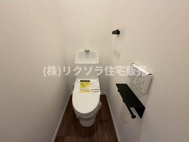 黒原橘町　中古一戸建ての内装|2階トイレ
■物件内覧・資金計画相談・住宅ローン相談、リフォーム相談、お問合せ受付中■
※当日・翌日のご内覧、ご相談はお電話でのお問合せがスムーズです！