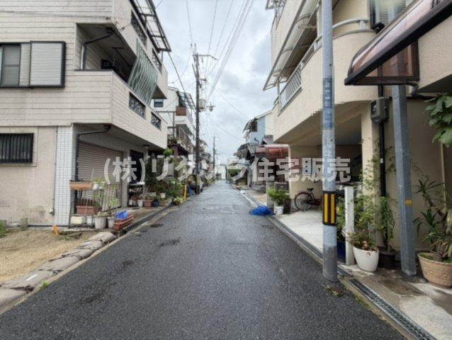黒原橘町　中古一戸建ての前面道路含む現地写真|前道　西　幅員4.0ｍ
■物件内覧・資金計画相談・住宅ローン相談、リフォーム相談、お問合せ受付中■
※当日・翌日のご内覧、ご相談はお電話でのお問合せがスムーズです！