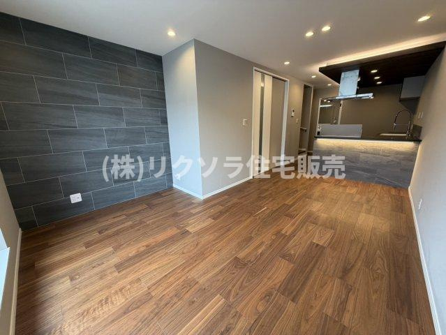 黒原橘町　中古一戸建ての居間・リビング|LDK15.25帖
■物件内覧・資金計画相談・住宅ローン相談、リフォーム相談、お問合せ受付中■
※当日・翌日のご内覧、ご相談はお電話でのお問合せがスムーズです！