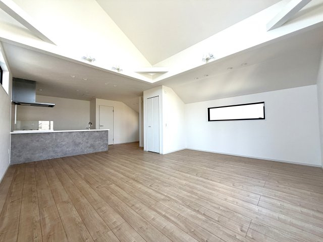 練馬区上石神井南町　ZEH水準　ハイグレード大型邸宅　限定1棟の居間・リビング