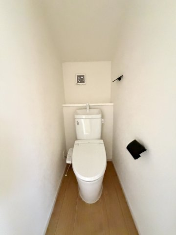練馬区上石神井南町　ZEH水準　ハイグレード大型邸宅　限定1棟のトイレ
