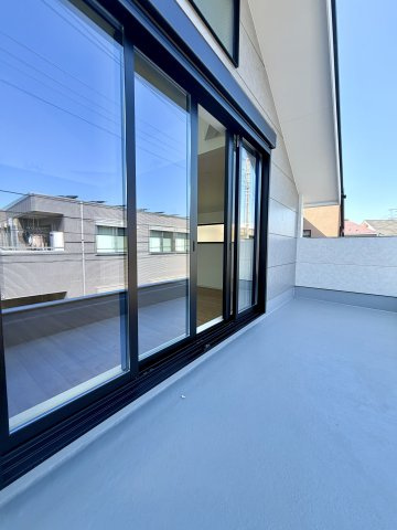 練馬区上石神井南町　ZEH水準　ハイグレード大型邸宅　限定1棟のバルコニー