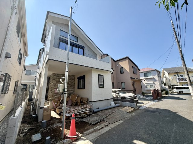 練馬区上石神井南町　ZEH水準　ハイグレード大型邸宅　限定1棟の前面道路含む現地写真