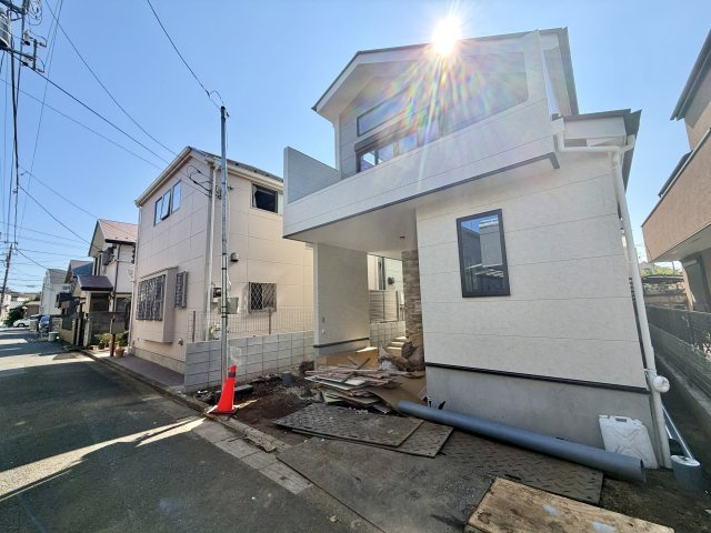 練馬区上石神井南町　ZEH水準　ハイグレード大型邸宅　限定1棟の前面道路含む現地写真