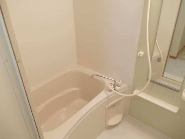 シーズコートの浴室|ゆったり過ごせるお風呂です
