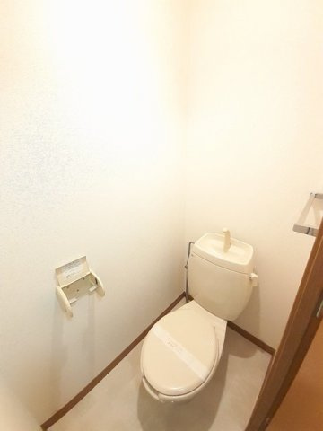 クレストール古谷のトイレ|落ち着いたトイレです