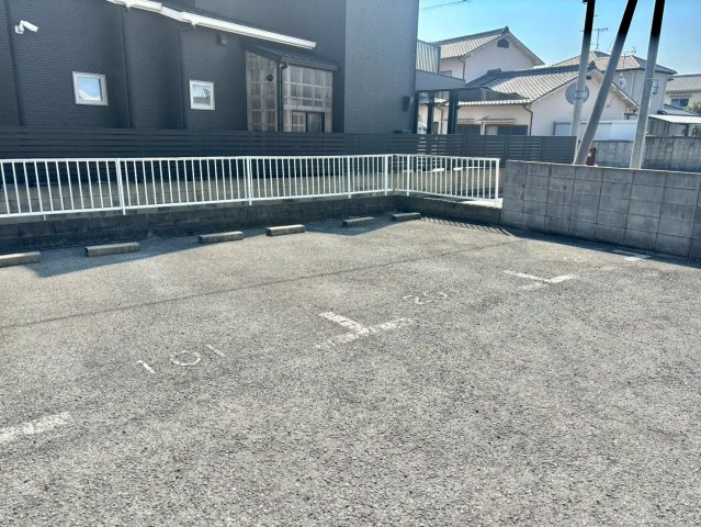 コーポ松下の駐車場