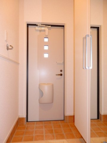 グランシャリオⅢの玄関|きれいな玄関です