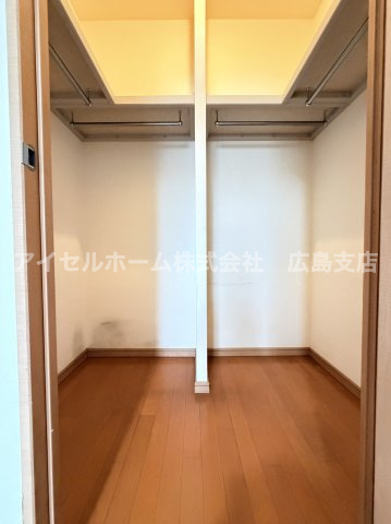 【収納】 | ヴェルディ広駅前ツインタワー | 約8.0帖にあるウォークインクローゼットです。かなり広いので収納力はたっぷりです！