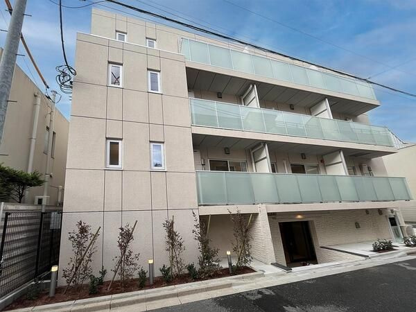 プレセダン千駄木のエントランス